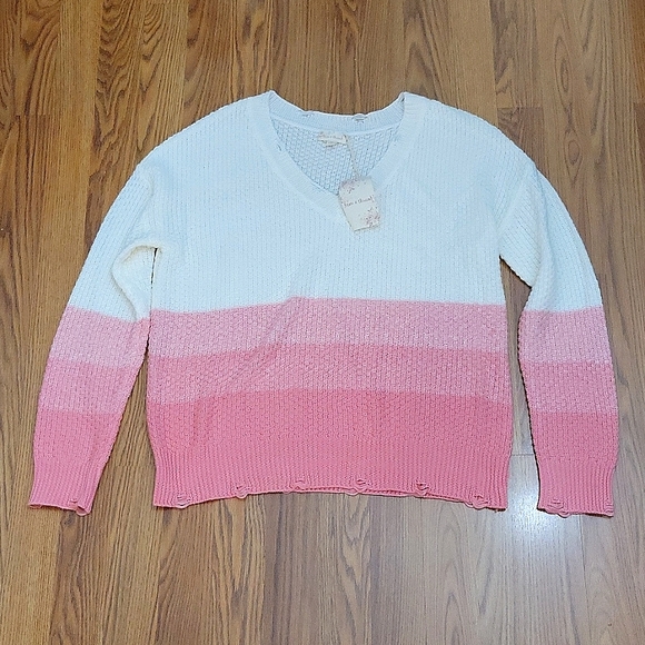 Hem & Thread Sweaters - NWT Hem & Thread Vintage Distressed Ombre Sweater/ M